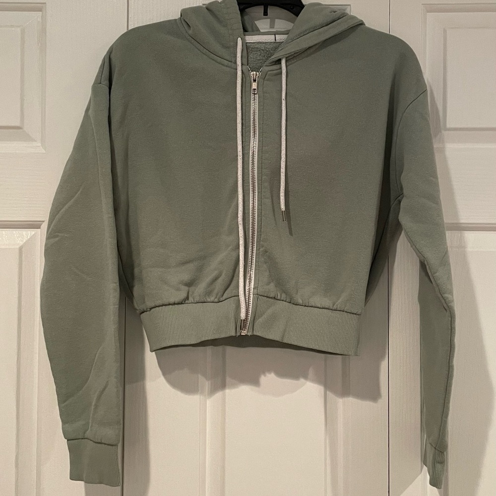 cropped green zip up hoodie